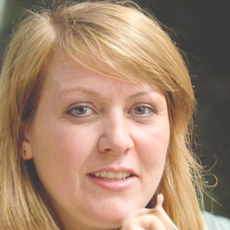 Portrait de Sophie Martin, analyste financière senior